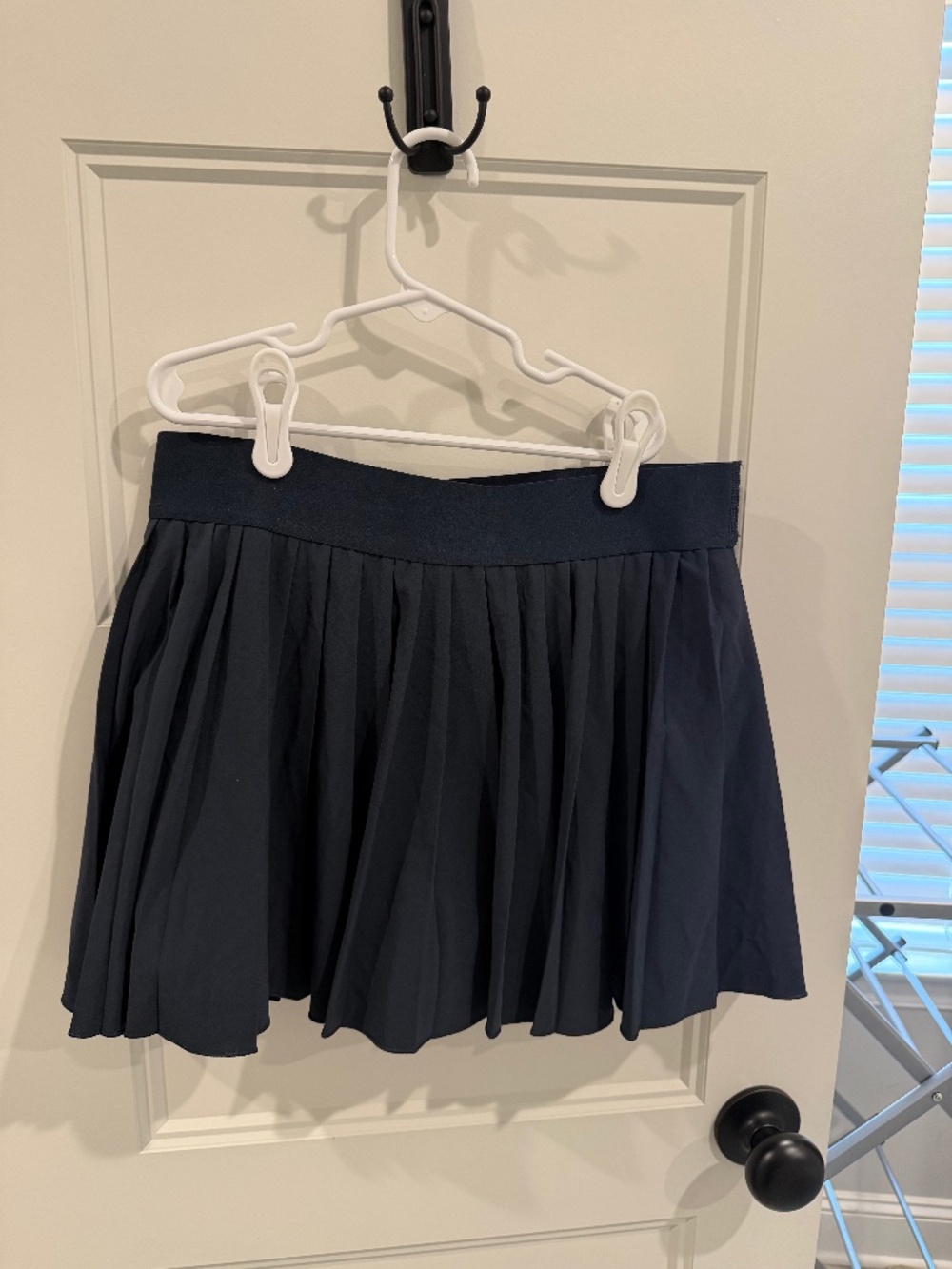 Aritzia TNA Active Navy Pleated Women's Skirt Size M